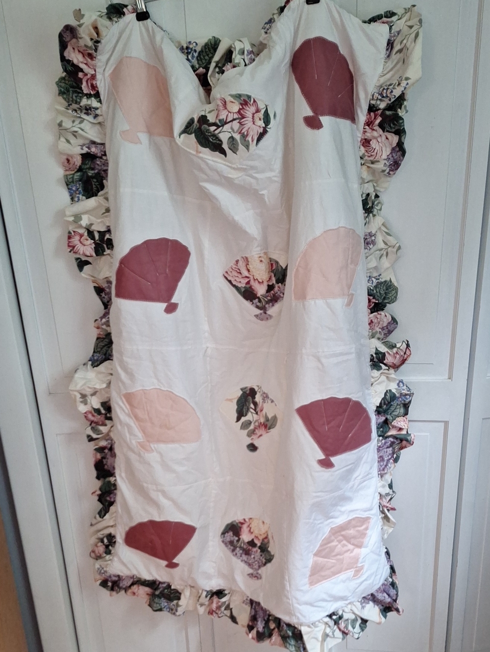 White Quilted Throw with Dusty Pink and Mauve Shell Appliqués